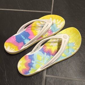 Crocs Pastel Tie-Dye Flip Flops Thong Sandals Womens size 10